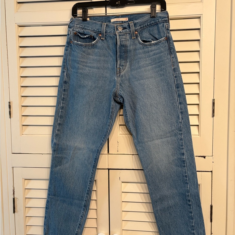 Levi's Women's Straight Leg Blue Jeans